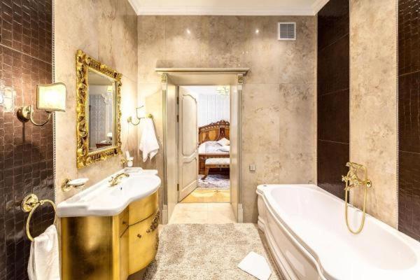 Vip Apartments Dipservice Hall Minsk Ngoại thất bức ảnh